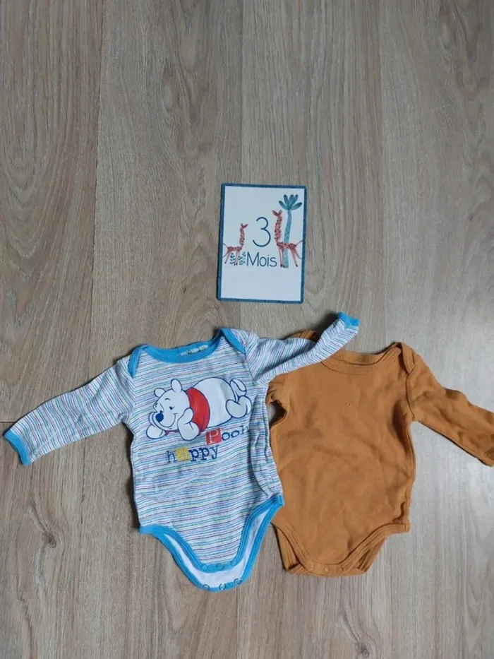 Lot 2 bodies manches longues