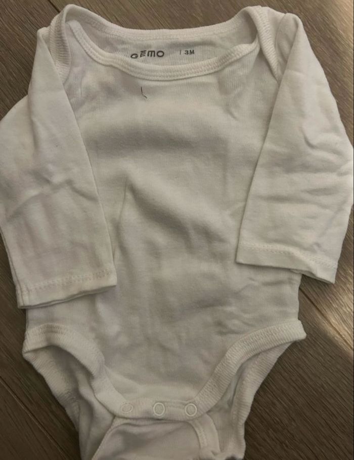 Lot de bodies - photo numéro 4