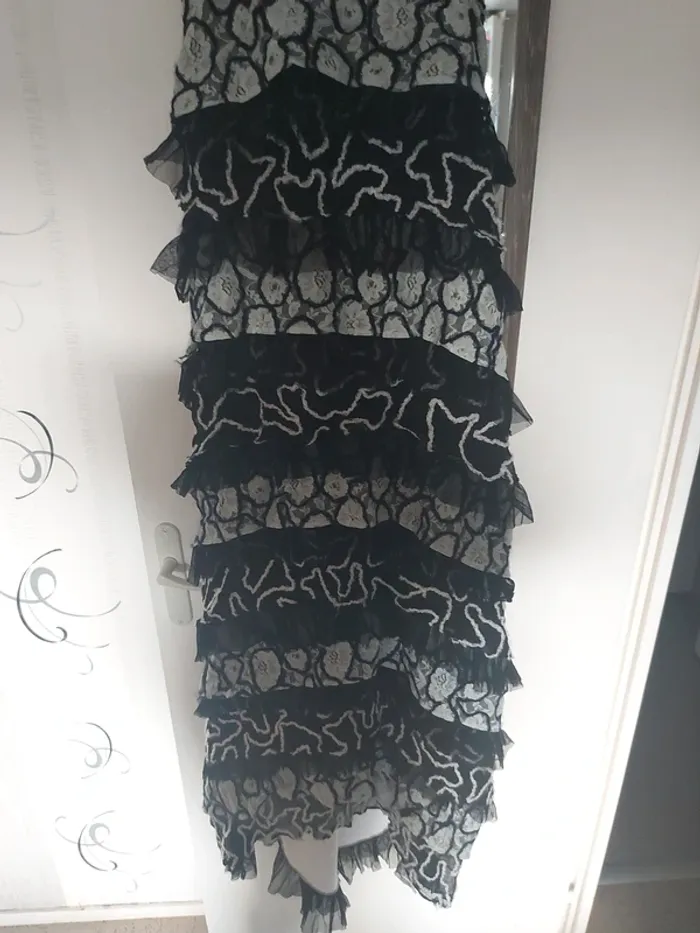 Robe de cocktail noire et blanche - photo numéro 3
