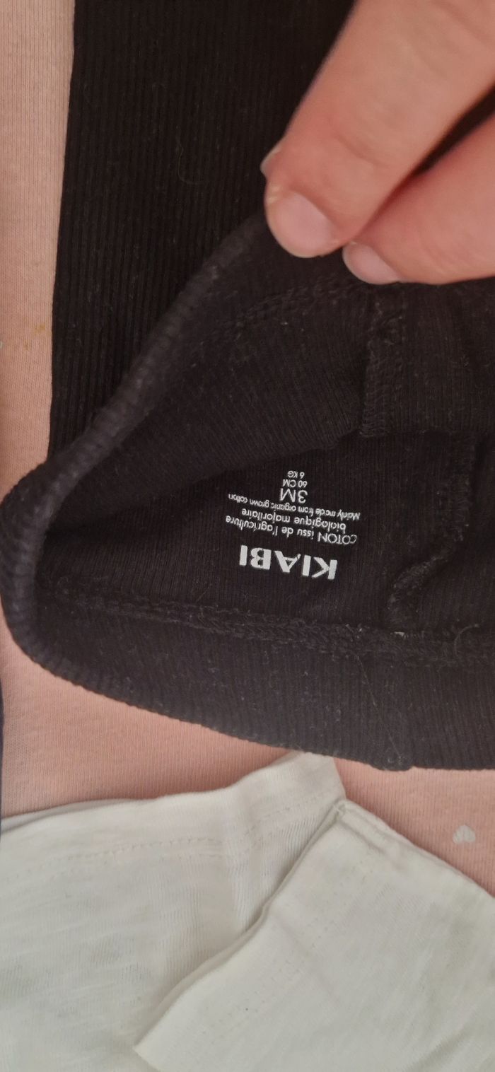 Lot pantalon et haut - photo numéro 2