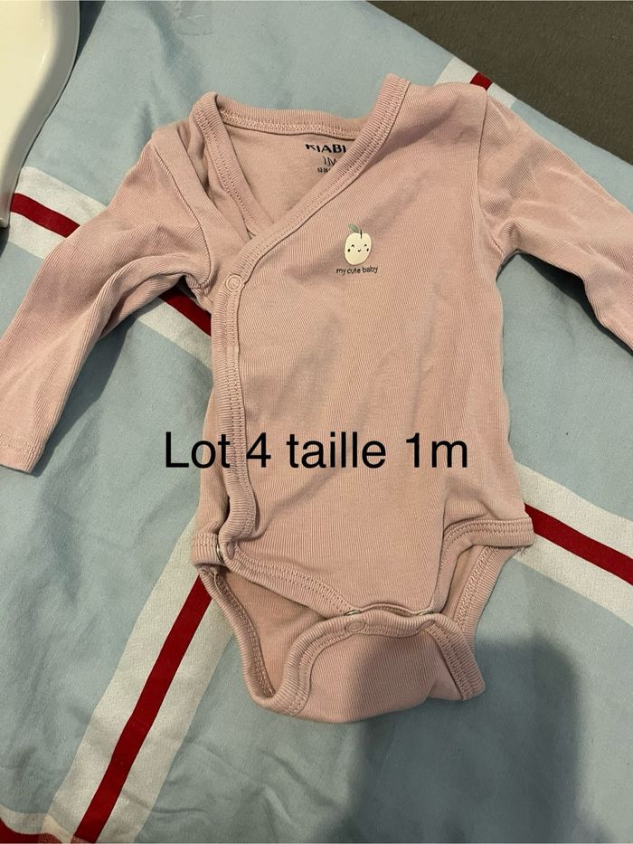 Lot bodies bebe fille 1 mois - photo numéro 2