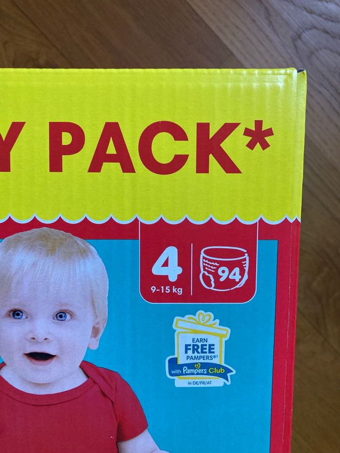 Pack de 94 couches culottes Pampers T.4 - photo numéro 3