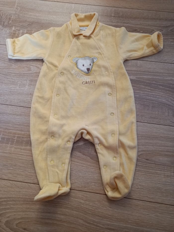 Pyjama jaune marque Kiabi 3 mois