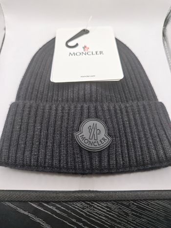 Bonnet noir moncler 