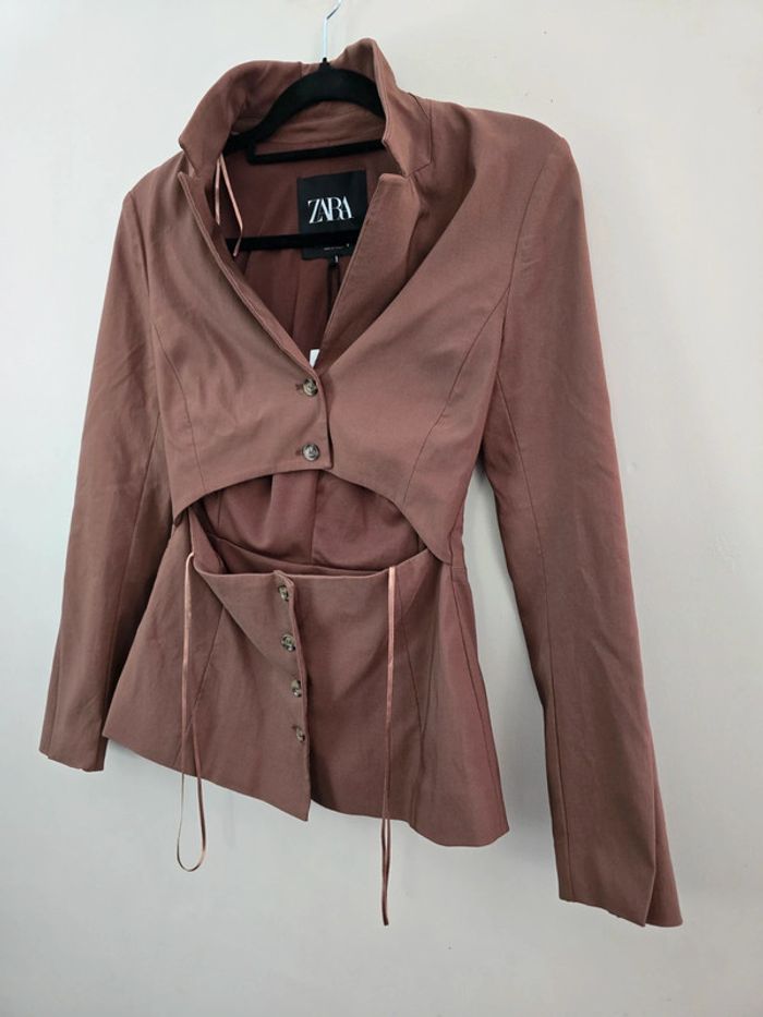 Veste cintrée asymétrique Zara marron boutonnée taille XS avec col structuré - photo numéro 2