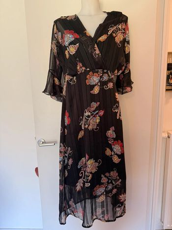 Robe longue noire fleurie Thelma Fewo