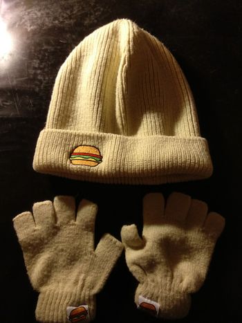 Ensemble Bonnet et Mitaines Jennyfer