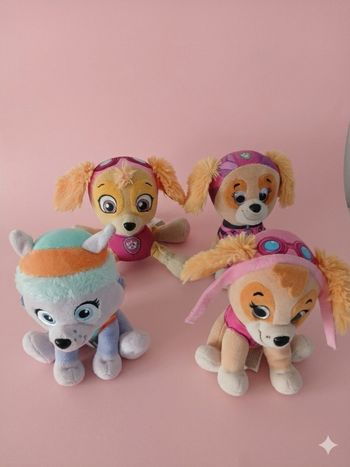 Lot de 4 Peluches PAW Patrol (Pat'Patrouille) - Skye & Everest