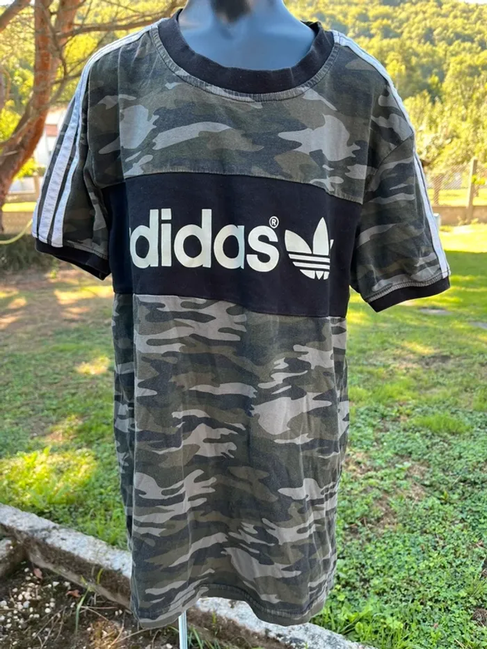 T shirt adidas militaire taille M