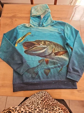 Pull a capuche pour fan de pêche L