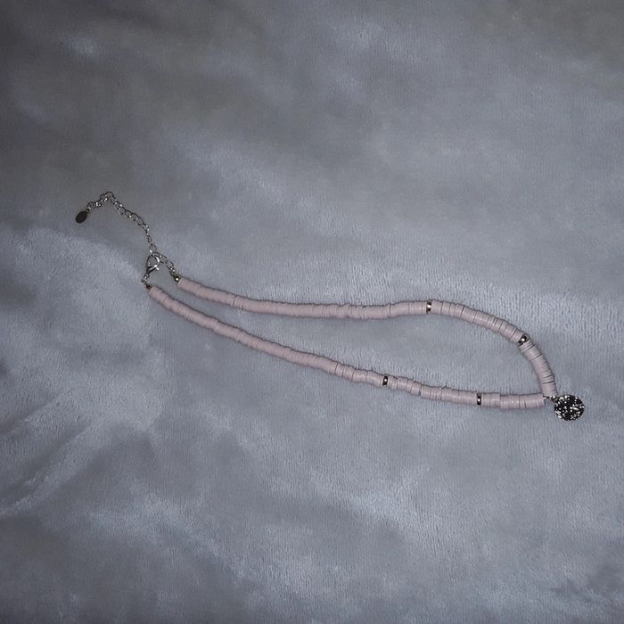 Joli collier rose avec pendentif doré neuf Bonobo /Moa
