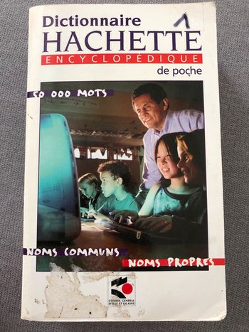 1017-dictionnaire encyclopédique hachette TBE