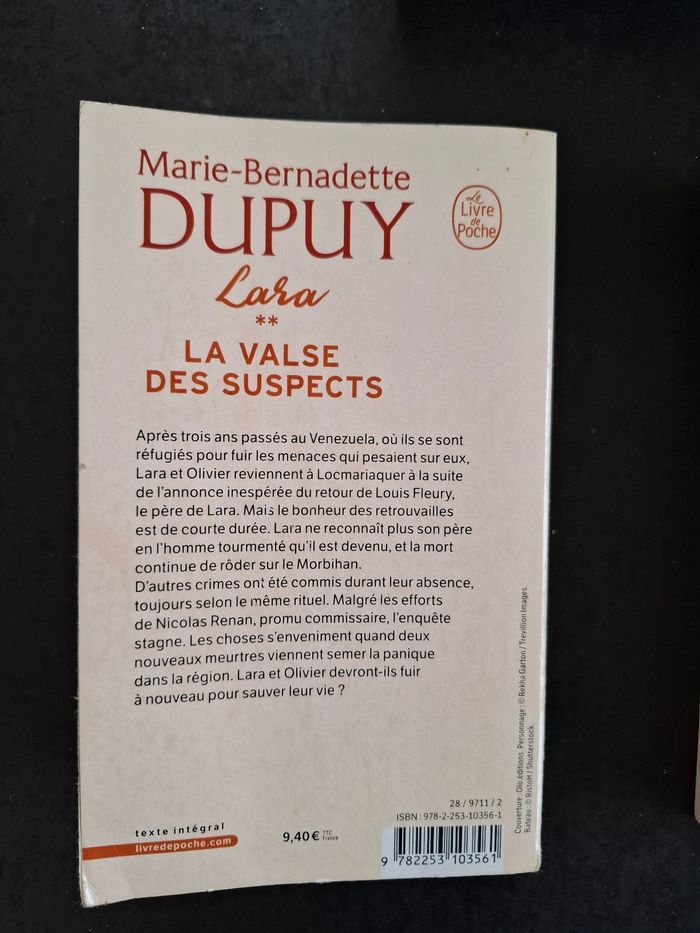 Lot de 3 romans Lara de Marie-Bernadette Dupuy en bon état - photo numéro 3