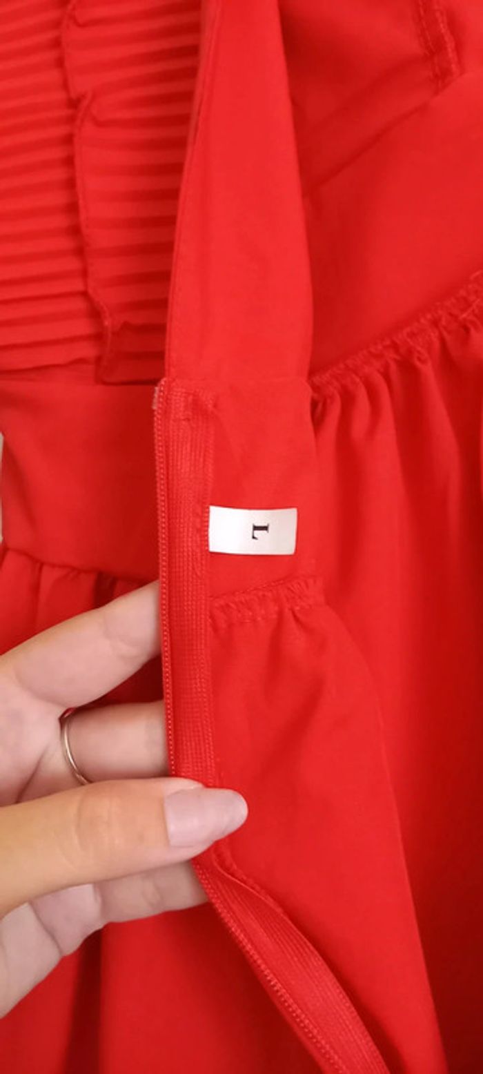 Robe longue rouge pour petite 38/40 avec volants aux épaules, dos nu et décolleté - photo numéro 6