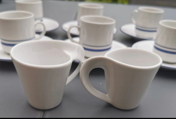 Lot de 8 tasses à expresso et 6 sous tasses - photo numéro 4