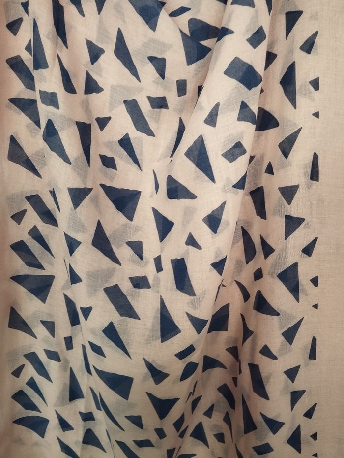 Grande écharpe neuve - photo numéro 4