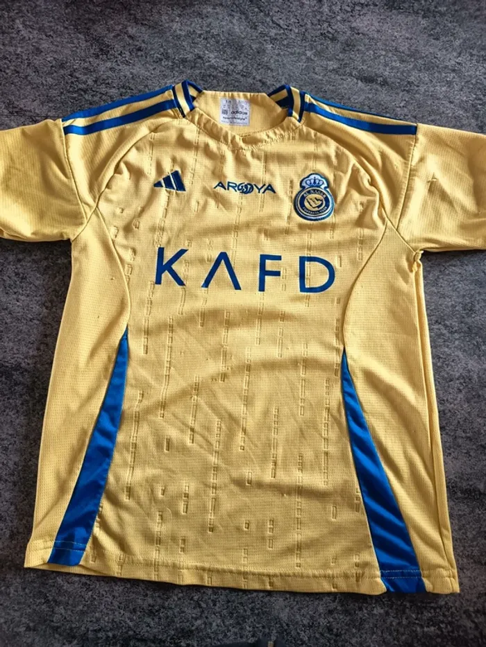 Maillot de foot taille 18 ans adidas