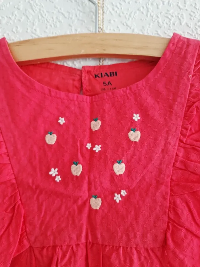 Kiabi - Robe volantée, doublée, sans manches - Fruits brodés - Neuve ! (5 ans) - photo numéro 3