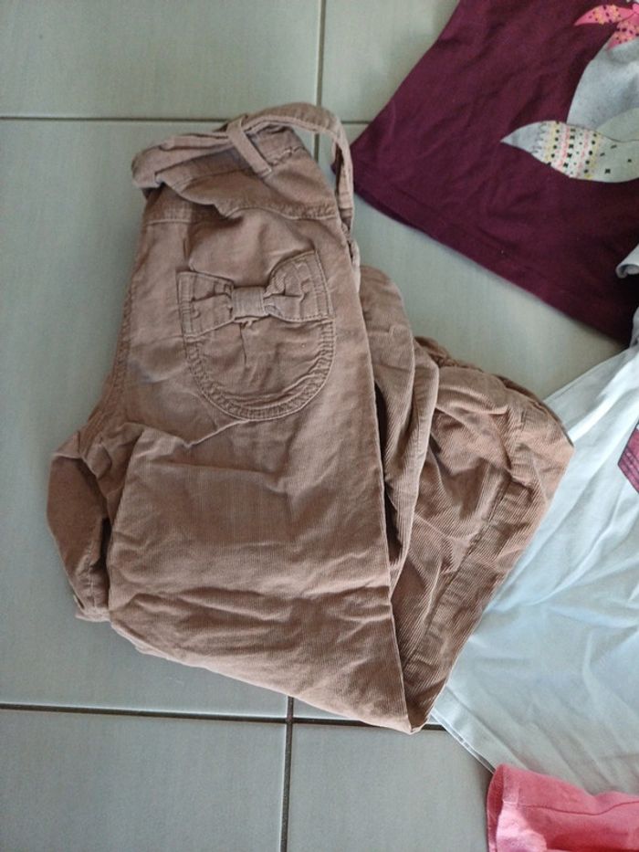 Lot vêtements 6 ans et pantalon 5 ans - photo numéro 4
