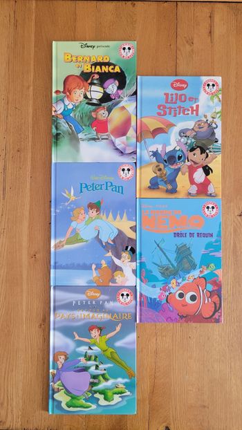 Lot livres Disney: Lilo et Stich, Peter Pan 1 et 2, Bernard et Bianca, Némo drôle de requin 