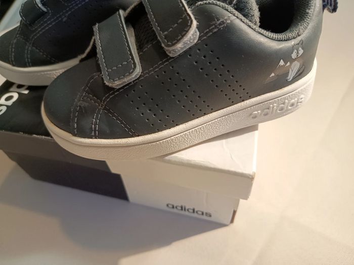 Chaussures garçon Adidas pointure 23 - photo numéro 2