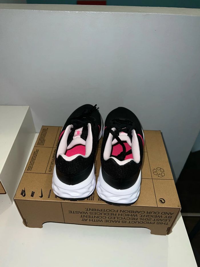 Basket Nike taille 36.5 femme - photo numéro 4