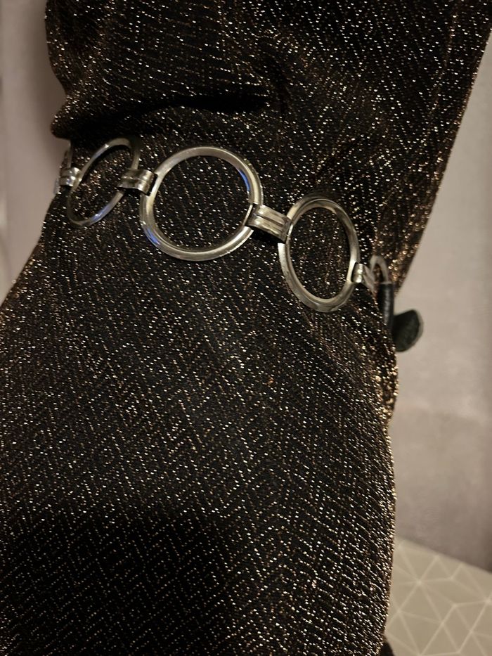 Magnifique ceinture vintage 1970 cuir noir et anneaux métal - photo numéro 2