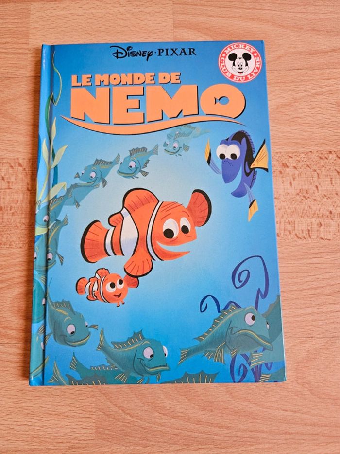 Livre disney le monde de Nemo