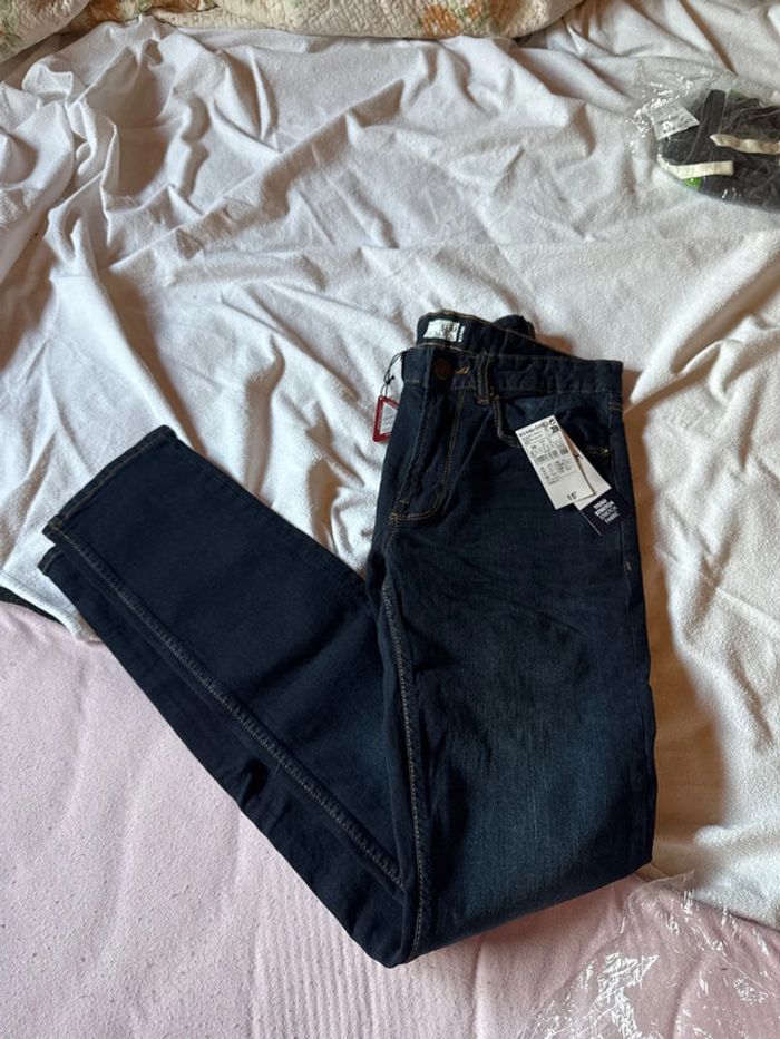 Joli jean homme neuf avec étiquette taille 36 - photo numéro 1