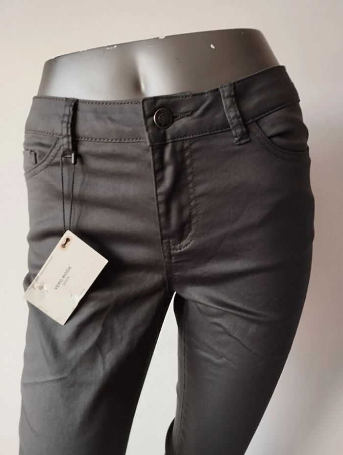 Pantalon gris foncé Seven Vero Moda taille 27/34 - photo numéro 2