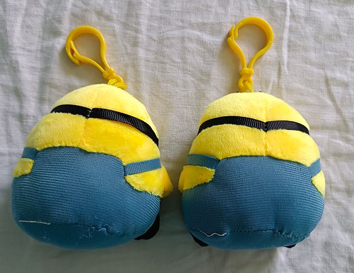 Lot de peluches Baby Shark et Minions - photo numéro 7