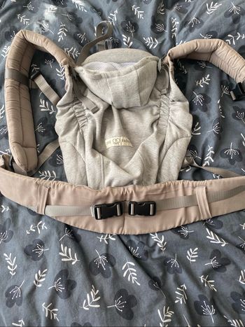 Porte bébé hoodie carrier 2