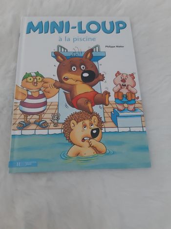 Mini-loup à la piscine