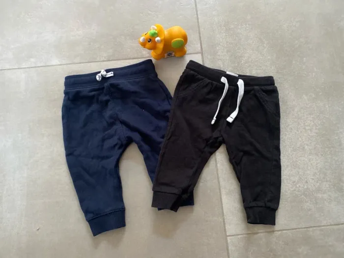 Lot joggings 6 mois