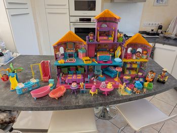 Château de Dora et nombreux accessoires