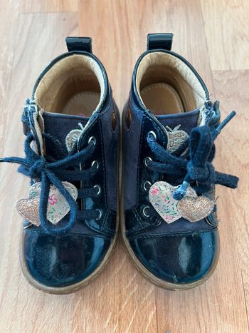 Chaussures fille cœur taille 24 shoo pom
