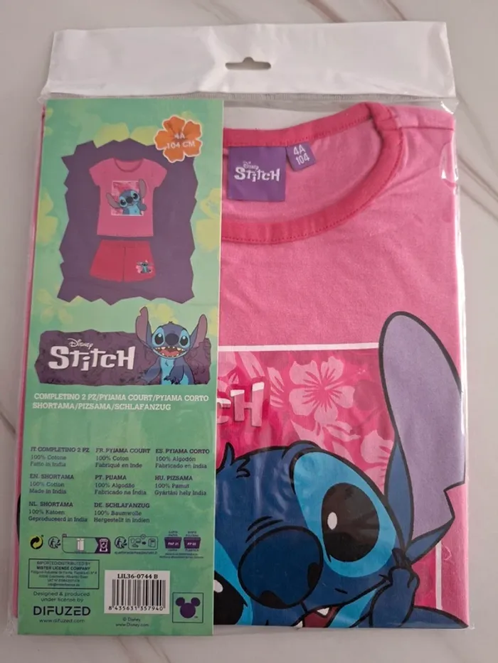 Ensemble Tee-shirt short Lilo & Stitch neuf avec étiquette taille 4 ans - photo numéro 2