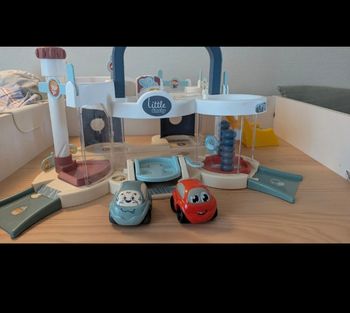 Garage little smoby + 2 voitures