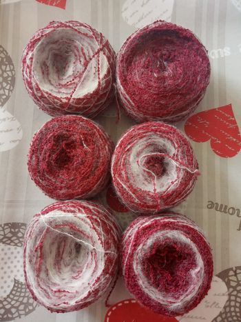 Lot de 6 Pelotes fantaisies effet bouclettes (570g)