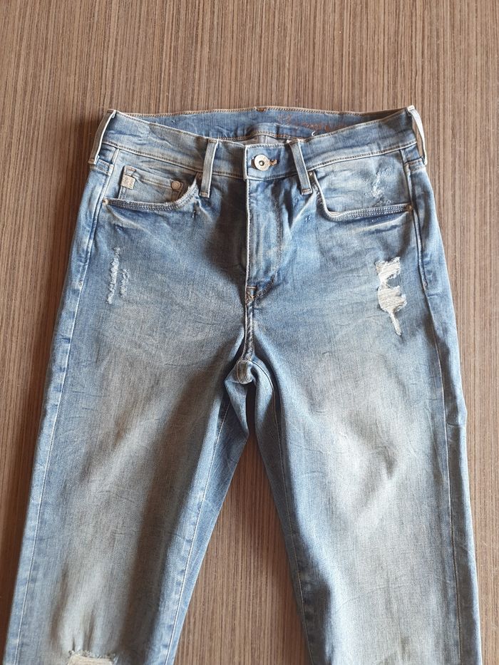 Très joli jeans troué H&M 🌸 - photo numéro 2