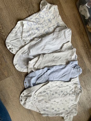 Lot de 5 bodies 3 mois