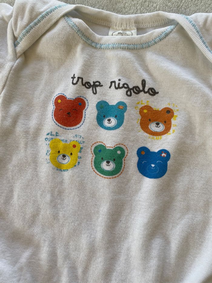 2 bodies manches courtes 6 mois - photo numéro 3