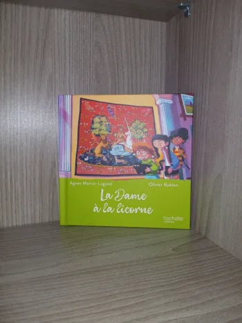 📚 Livre La dame à la licorne.