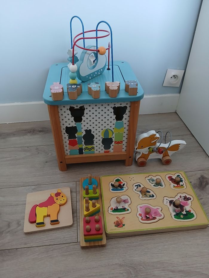 Lot jouets bois