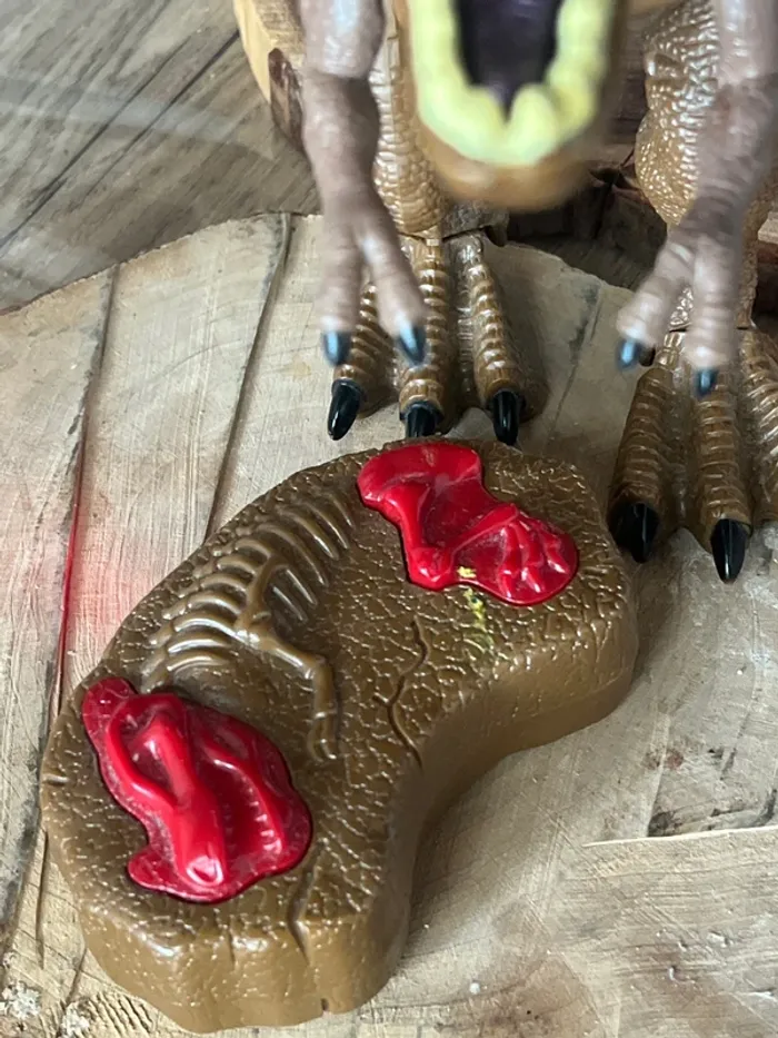 T-rex télécommandée - photo numéro 4