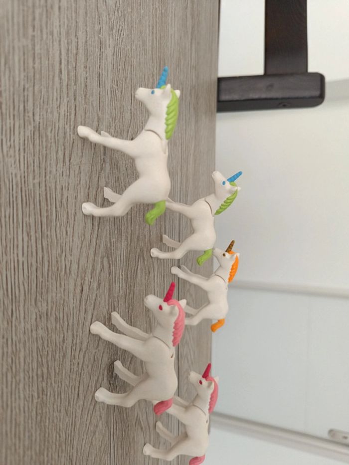 Lot 6 petites licornes playmobil unicorns - photo numéro 2