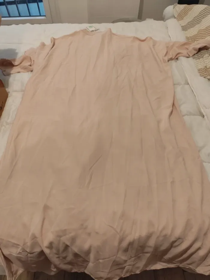 Robe beige - photo numéro 2
