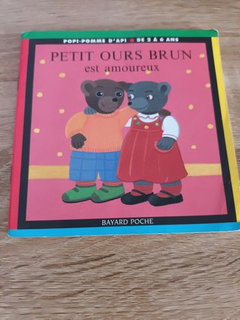 Livre petit ours brun