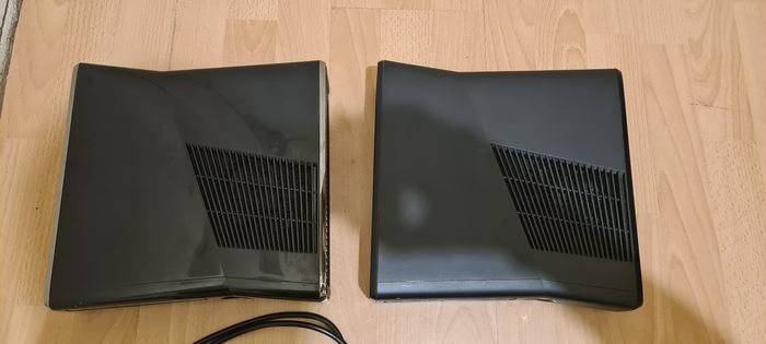 Xbox360 + 5 manettes + 2 cables d'alimentations + 26 jeux - photo numéro 3