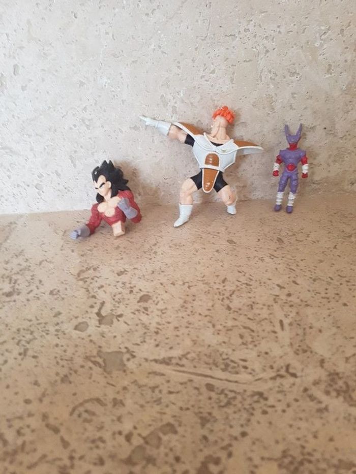 Figurines Dragon Ball incomplètes